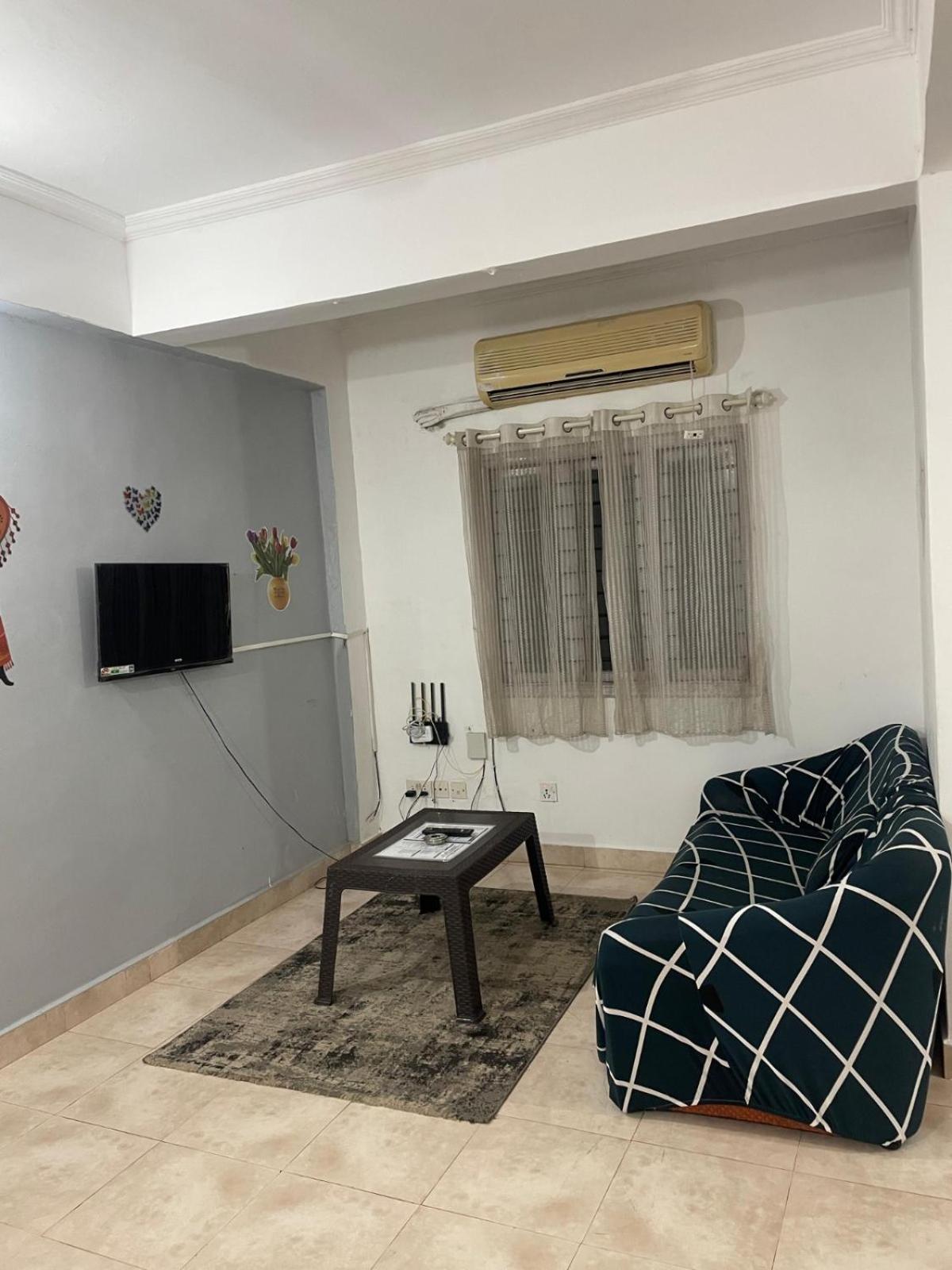 Ronne'S Little Baga Service Apartments Exterior photo