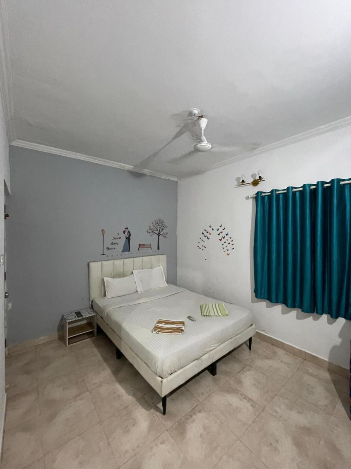 Ronne'S Little Baga Service Apartments Exterior photo